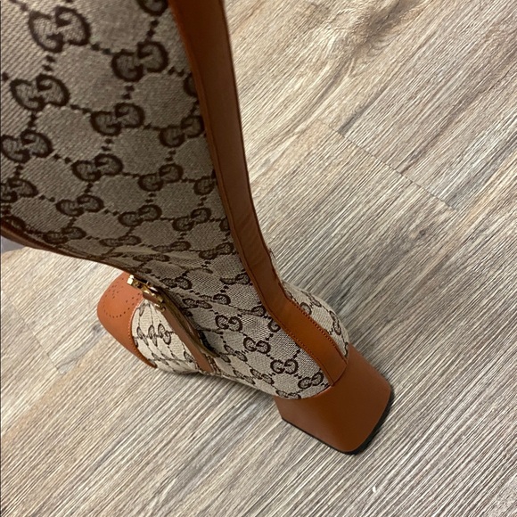 Luxury Women's Heeled Boots - Picture 10 of 12